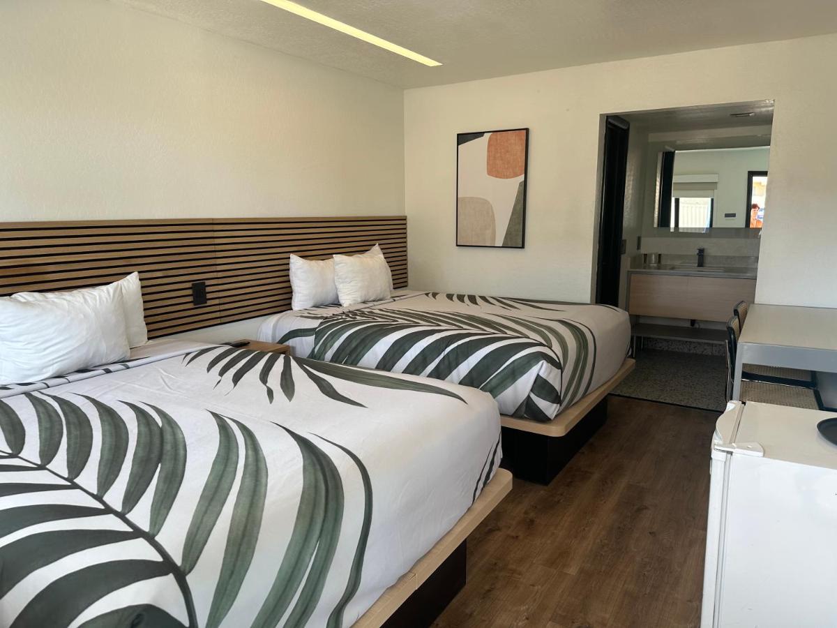 Sway Hotel Lake Havasu City Exterior photo